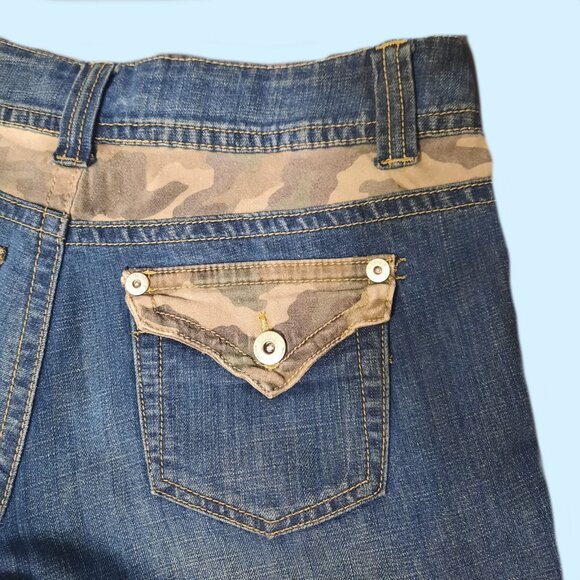 Y2K Mid Rise Denim Shorts M Blue Green Camouflage Flap Pockets Jean Shorts 2000s - Picture 3 of 8